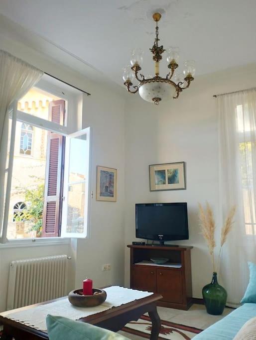 Calliope'S Neoclassical Home In The Heart Of Plaka Athen Exterior foto